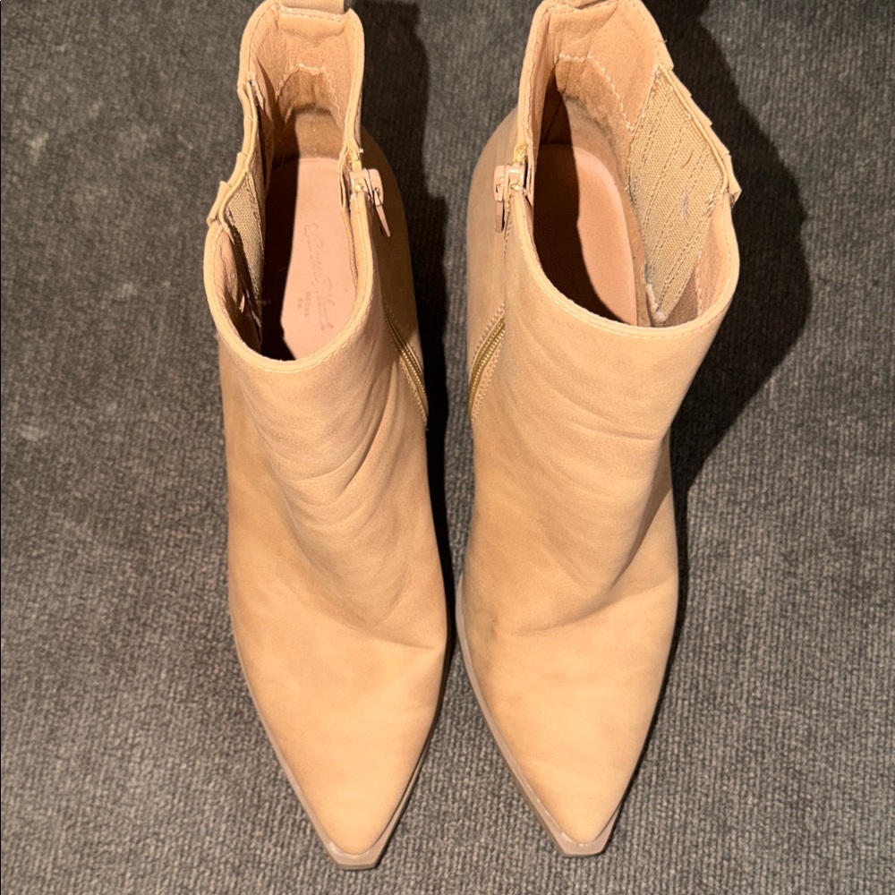 Universal Thread Tan Block Heel Ankle Boots - Women - Picture 4 of 5
